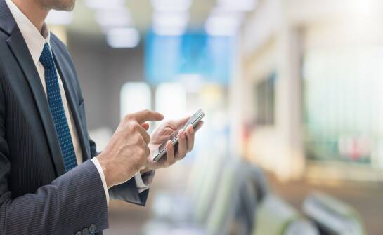 Aplikacje mobilne dla przedstawicieli handlowych — kluczowe funkcje i korzyści