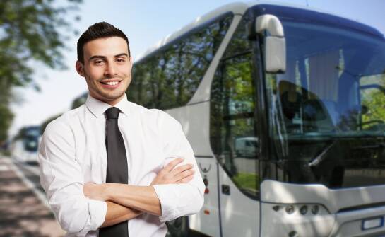 Zarządzanie transportem pracowników: kluczowe zasady i rozwiązania