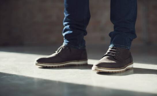 Buty męskie skórzane wysokie — jak wybrać stylowe i trwałe modele