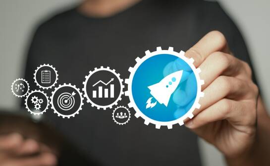Strategie marketingu 360 przyciągające uwagę na początku lejka sprzedażowego