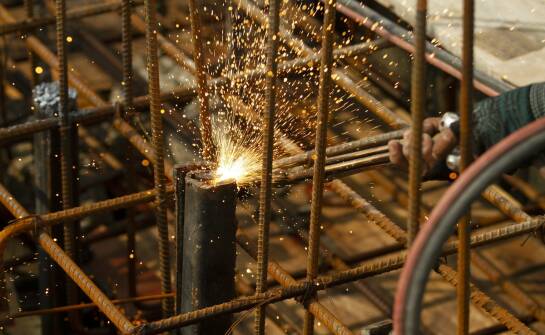 Obróbka konstrukcji stalowych: kluczowe metody i zastosowania