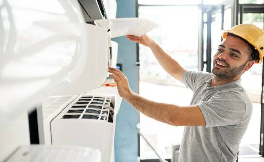 Serwis klimatyzacji: co warto wiedzieć przed wyborem usługi