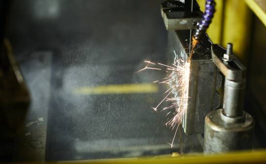 Cięcie plazmowe: zastosowania, zalety i porównanie metod obróbki metalu