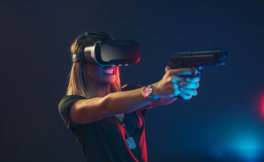 Symulatory VR na wynajem: pomysły na atrakcje i zastosowania wydarzeń