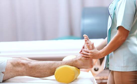 Fizjoterapia po urazach i przewlekłych bólach — skuteczne metody rehabilitacji