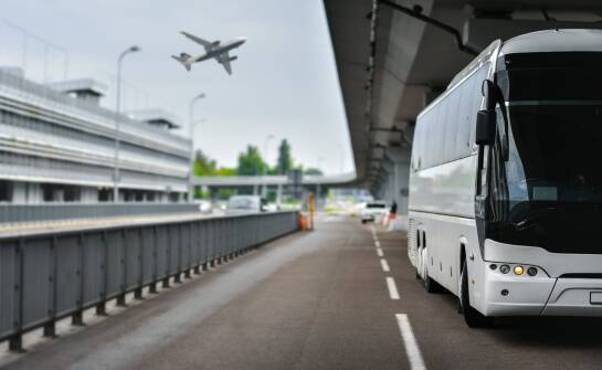 Tani przewóz międzynarodowy: porównanie opcji transportu do Berlina