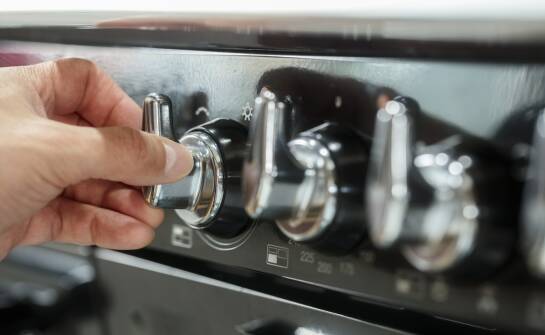 Poradnik wyboru sprzętu AGD: jak wybrać idealny piekarnik lub płytę indukcyjną
