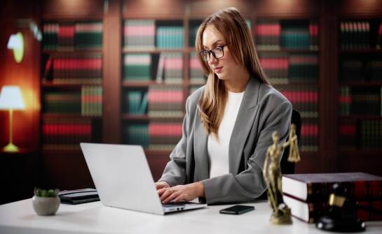 Praca prawnika w Niemczech — możliwości, wymagania i ścieżki kariery