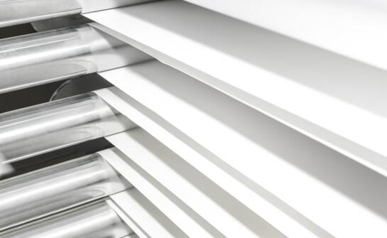 Żaluzje aluminiowe na wymiar — praktyczne porady przy wyborze i montażu