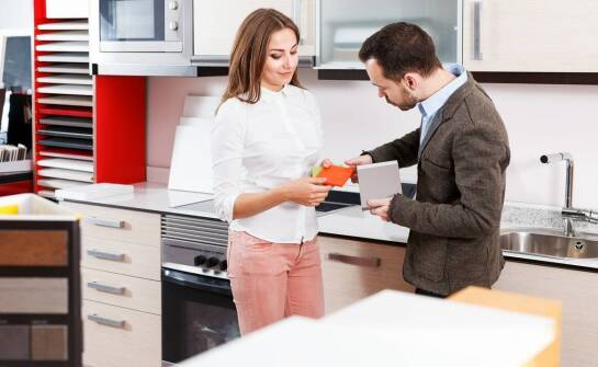 Wybór idealnych materiałów do kuchni na zamówienie – co warto wziąć pod uwagę?