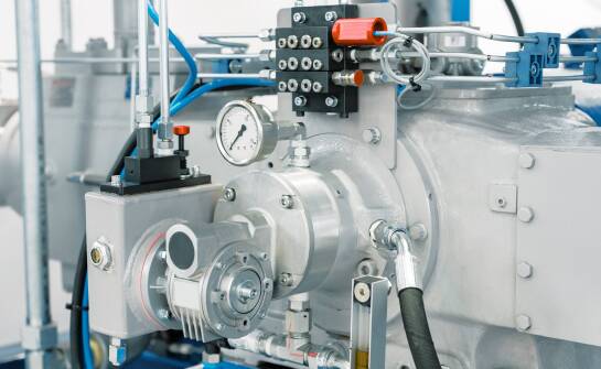 Jak zaprojektować pneumatykę w zakładzie produkcyjnym, by uniknąć spadków ciśnienia i przestojów