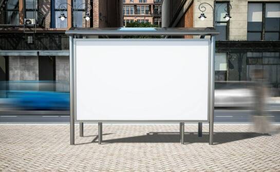 Jak zaprojektować przekaz wizualny, który działa w ruchu ulicznym