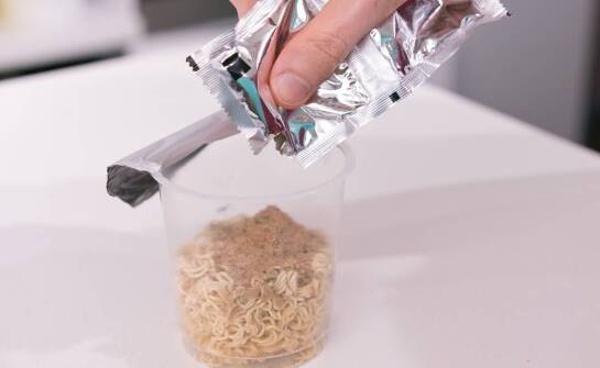 Tokyoto w domowej kuchni: jak przerobić instant ramen, udon i yakisoba