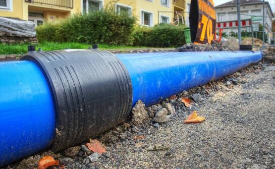 Jak wygląda projekt kompozytowej instalacji rurociągowej od doboru medium po odbiór techniczny