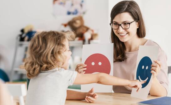 Neurologopedia dla pedagoga — kiedy ta specjalizacja zmienia pracę z uczniem