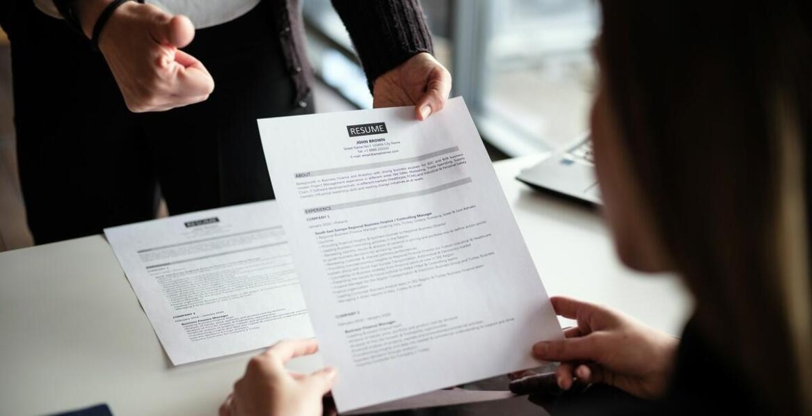 Zatrudnienie pracownika spoza UE — jakie dokumenty i rozliczenia musi przygotować firma na Śląsku