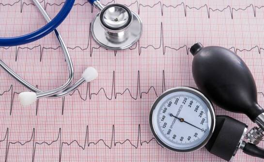 Pierwsza konsultacja kardiologiczna z EKG i próbą wysiłkową — co przygotować przed wizytą