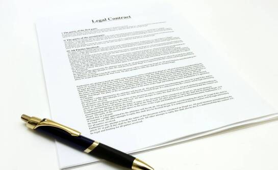 Jakie zapisy umowy cywilnoprawnej najczęściej wywołują spór po podpisaniu