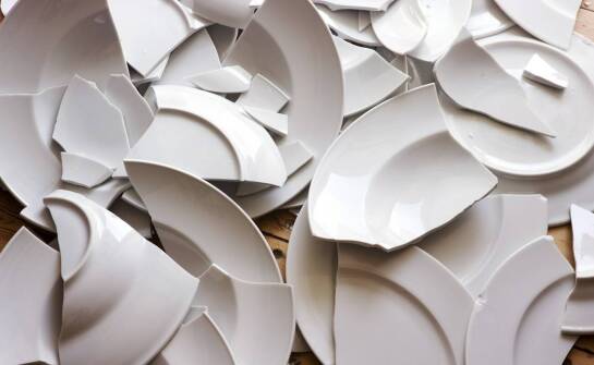 Porcelana na stół, ceramika do pieczenia — gdzie kończy się bezpieczne użycie