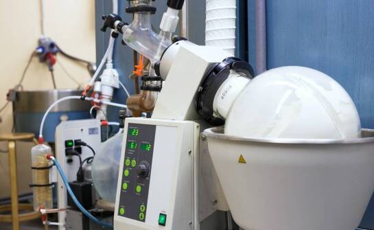 Jak ocenić, czy elektryczny destylator laboratoryjny sprawdzi się przy przygotowaniu wody destylowanej