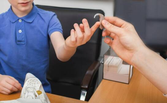 Gdy trudności w mowie, słuchu i szkole nakładają się — jak wygląda pierwsza diagnoza dziecka