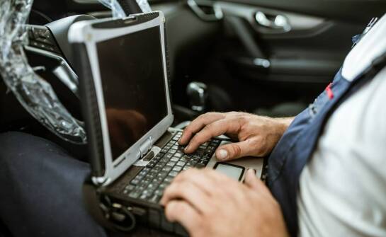 Jak rozpoznać wiarygodne bezpłatne testy online do nauki teorii przed egzaminem