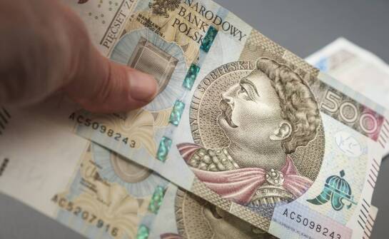Jak stan i emisja banknotów dolarowych wpływają na wycenę w warszawskim kantorze