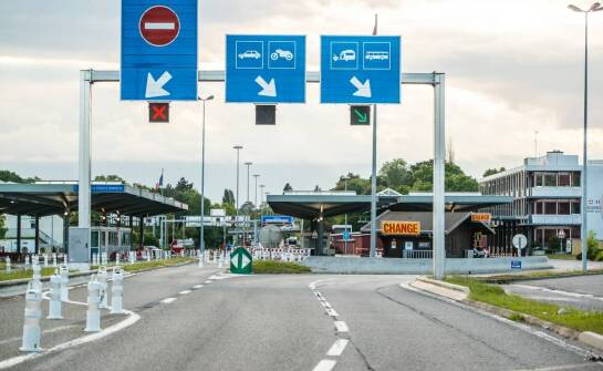 Dlaczego punkty wymiany przy przejściu w Świecku działają według innych zasad dla podróżnych