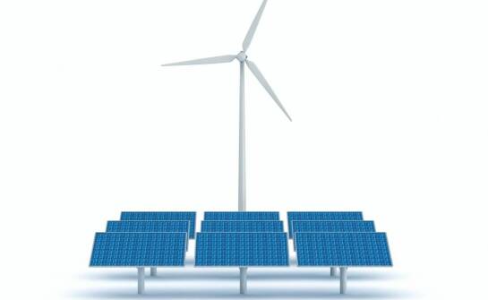 Jak połączyć małą turbinę wiatrową z fotowoltaiką, by wyrównać sezonową produkcję energii w gospodarstwie