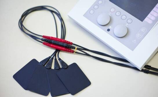 Dobór obroży elektronicznej do psa pracującego — jakie parametry decydują o zastosowaniu