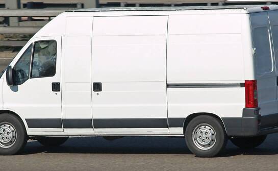 LPG czy CNG w codziennej jeździe po Śląsku — różnice i ograniczenia dla aut osobowych i dostawczych