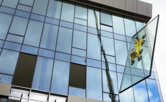 Co naprawdę składa się na cenę za m² w zabudowie biurowej z aluminium i szkła