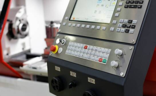 Dlaczego systemy sterowania tracą precyzję po wdrożeniu i kiedy potrzebują kalibracji
