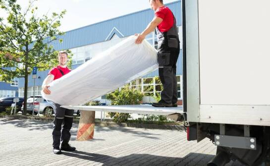 Jak zaplanować przeprowadzkę w Warszawie, gdy liczą się parking, windy i dojazd