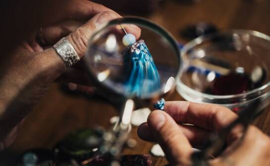 Jak ocenić pierścionek handmade z żywicy, szkła i koralików przed zakupem