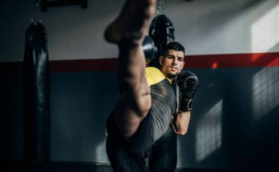 Kiedy połączenie siłowni z boksem i kickboxingiem pomaga budować formę, a kiedy męczy