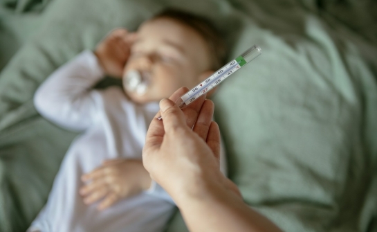 Kiedy objawy u dziecka wymagają konsultacji pediatrycznej, a kiedy wystarczy obserwacja