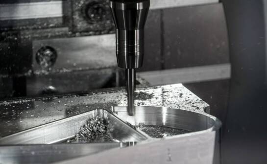 Jak powstaje precyzyjny detal metalowy: od projektu CAD do obróbki CNC