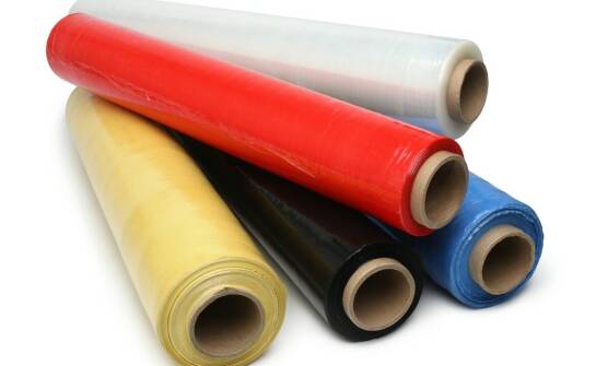 LDPE czy HDPE przy pakowaniu odzieży — kiedy liczy się wygląd, a kiedy odporność