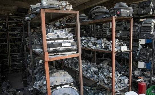 Kiedy sterowniki samochodowe z produkcji i demontażu stają się surowcem wtórnym