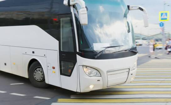 Od czego zależy czas przejazdu busem z Warmii do Niemiec i jak czytać deklaracje
