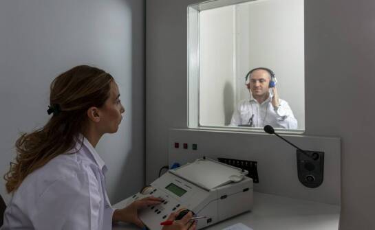 Terapia psychologiczna a badania psychologiczne — różne odpowiedzi na stres, pracę i bezpieczeństwo