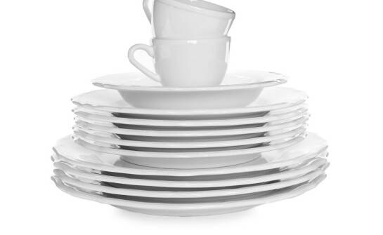Jak przechowywać porcelanową zastawę w domu i lokalu, by ograniczyć uszkodzenia