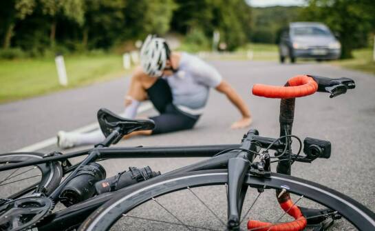 Zaniżona decyzja ubezpieczyciela po potrąceniu rowerzysty — odwołanie i droga do sądu