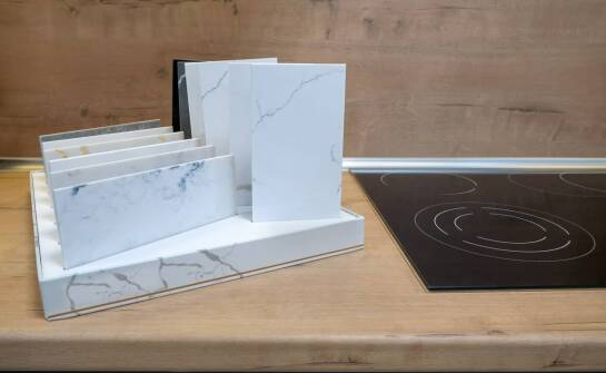 Jakie cechy solid surface decydują o jego użyciu w meblach i zabudowach wnętrz