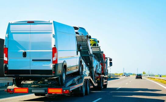 Ratownicze holowanie ciężarówki po awarii — co dzieje się od zabezpieczenia do dalszego transportu