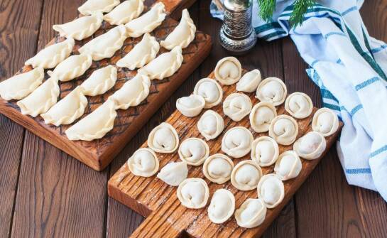 Mrożone pierogi w gastronomii — kiedy jakość surowca i logistyka decydują o powtarzalności dań
