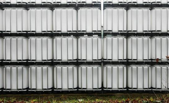 Gniazdowanie czy sztaplowanie — co zmienia w obiegu pojemników 60x40 w magazynie
