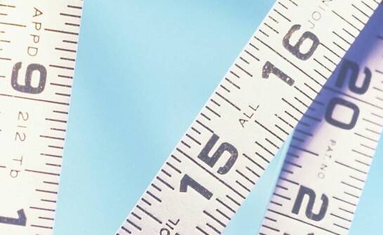Jak odczytać oznaczenia i dobrać parametry gąsienic do wózków terenowych i maszyn budowlanych
