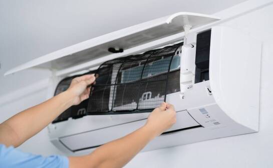 Dlaczego klimatyzator 5 kW w jednym domu wystarcza, a w innym nie